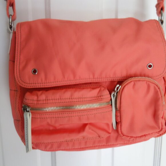 FOSSIL Summer Vacation Orange Shoulder Bag w/ charms - Picture 2 of 9